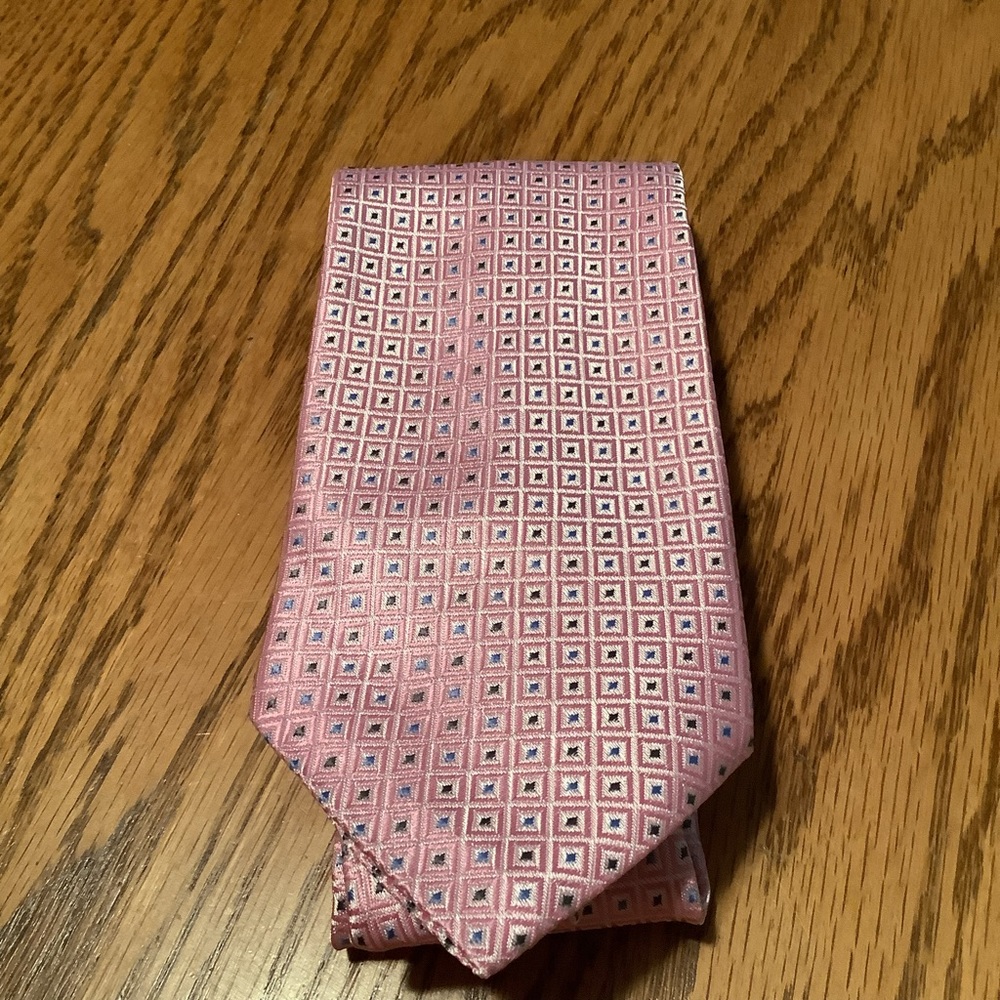 Pink with squares Tuscani tie
